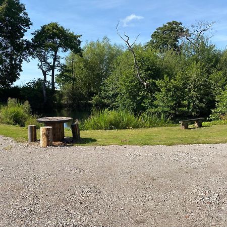 Kingfisher Cabin - Wild Escapes Wrenbury Off Grid Glamping - Ages 12 And Over Baddiley Dış mekan fotoğraf