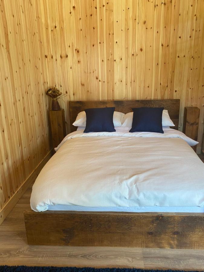 Kingfisher Cabin - Wild Escapes Wrenbury Off Grid Glamping - Ages 12 And Over Baddiley Dış mekan fotoğraf