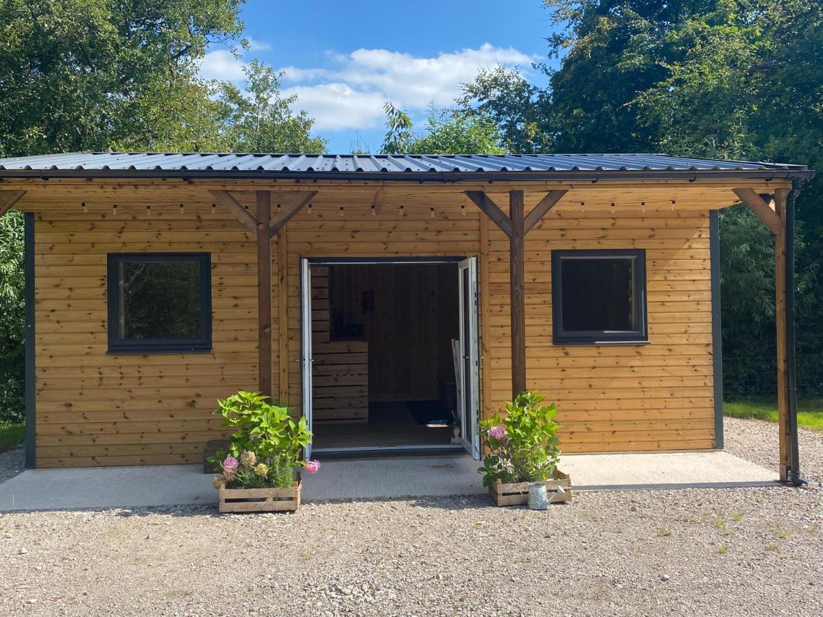 Kingfisher Cabin - Wild Escapes Wrenbury Off Grid Glamping - Ages 12 And Over Baddiley Dış mekan fotoğraf