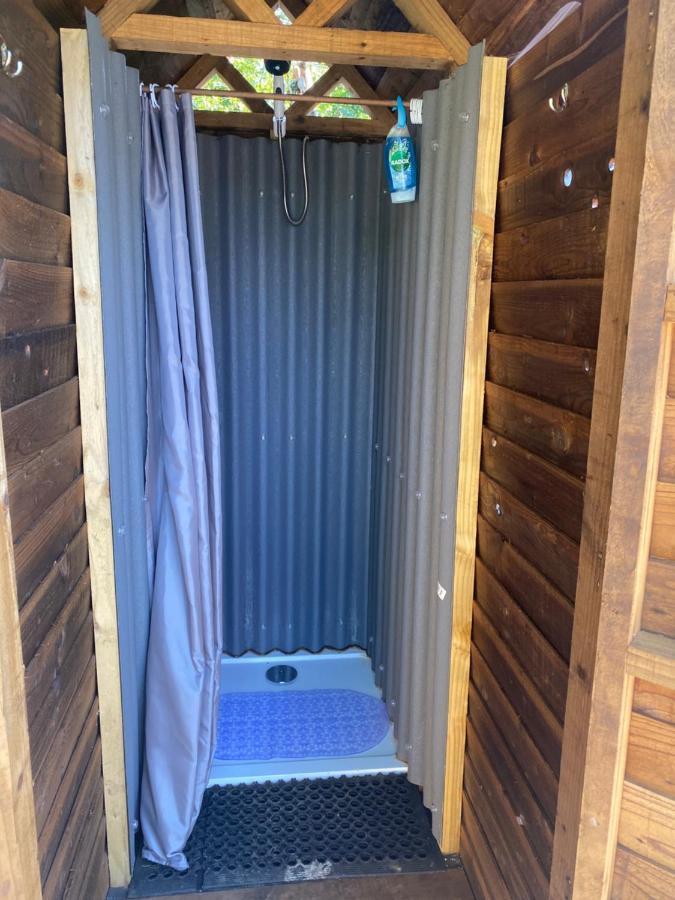 Kingfisher Cabin - Wild Escapes Wrenbury Off Grid Glamping - Ages 12 And Over Baddiley Dış mekan fotoğraf