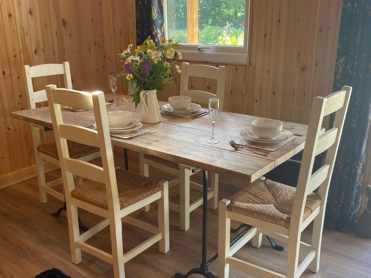 Kingfisher Cabin - Wild Escapes Wrenbury Off Grid Glamping - Ages 12 And Over Baddiley Dış mekan fotoğraf