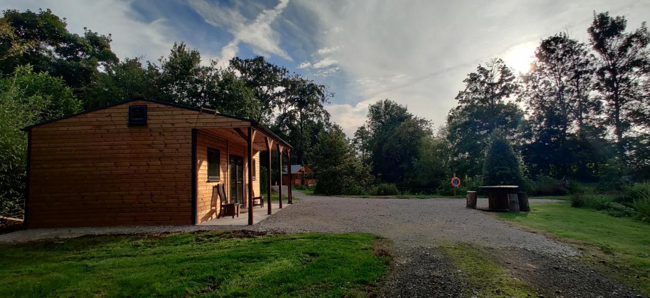 Kingfisher Cabin - Wild Escapes Wrenbury Off Grid Glamping - Ages 12 And Over Baddiley Dış mekan fotoğraf
